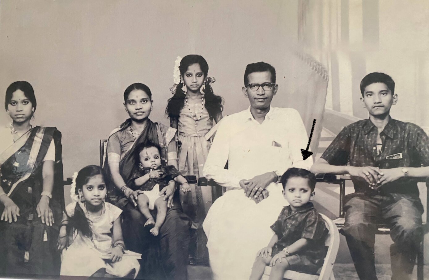 Ganji Krishna Murthy family - Parents Shri Achanna and Smt Nagamma with siblings in Adoni